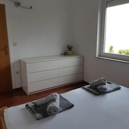 Ferienwohnung Sky Terrace And Sea View Malinska Exterior foto